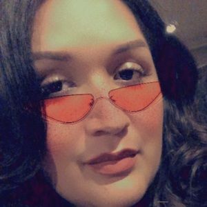 Meet your Posher, Cristina